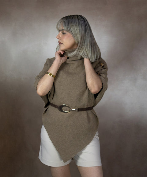 PONCHO ASIMÉTRICO CUELLO ALTO