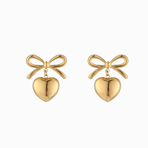 Aretes casuales en forma de corazón y lazo