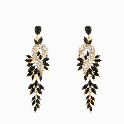 Aretes de noche con detalles dorador y negros