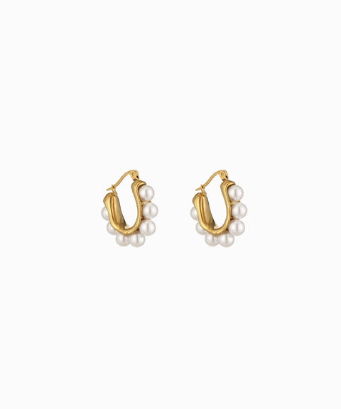 Aretes huggies casuales con perlas