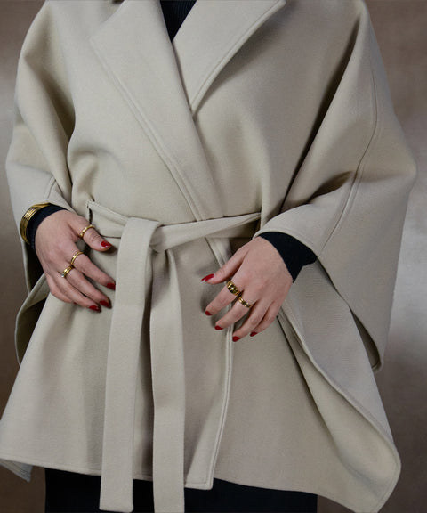 CAPA ESTILO TRENCH CON CINTO