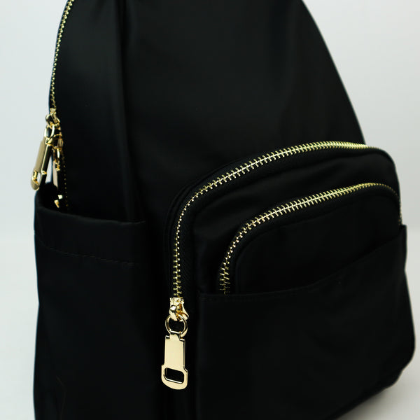 MOCHILA MEDIANA NEGRA